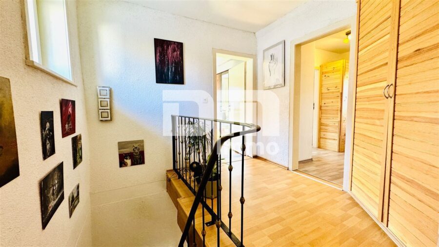 (R)eserviert!Stilvoll modernisiertes Einfamilienhaus mit Garage + Nebengebäude und Terrasse - OG Flur / Diele 1